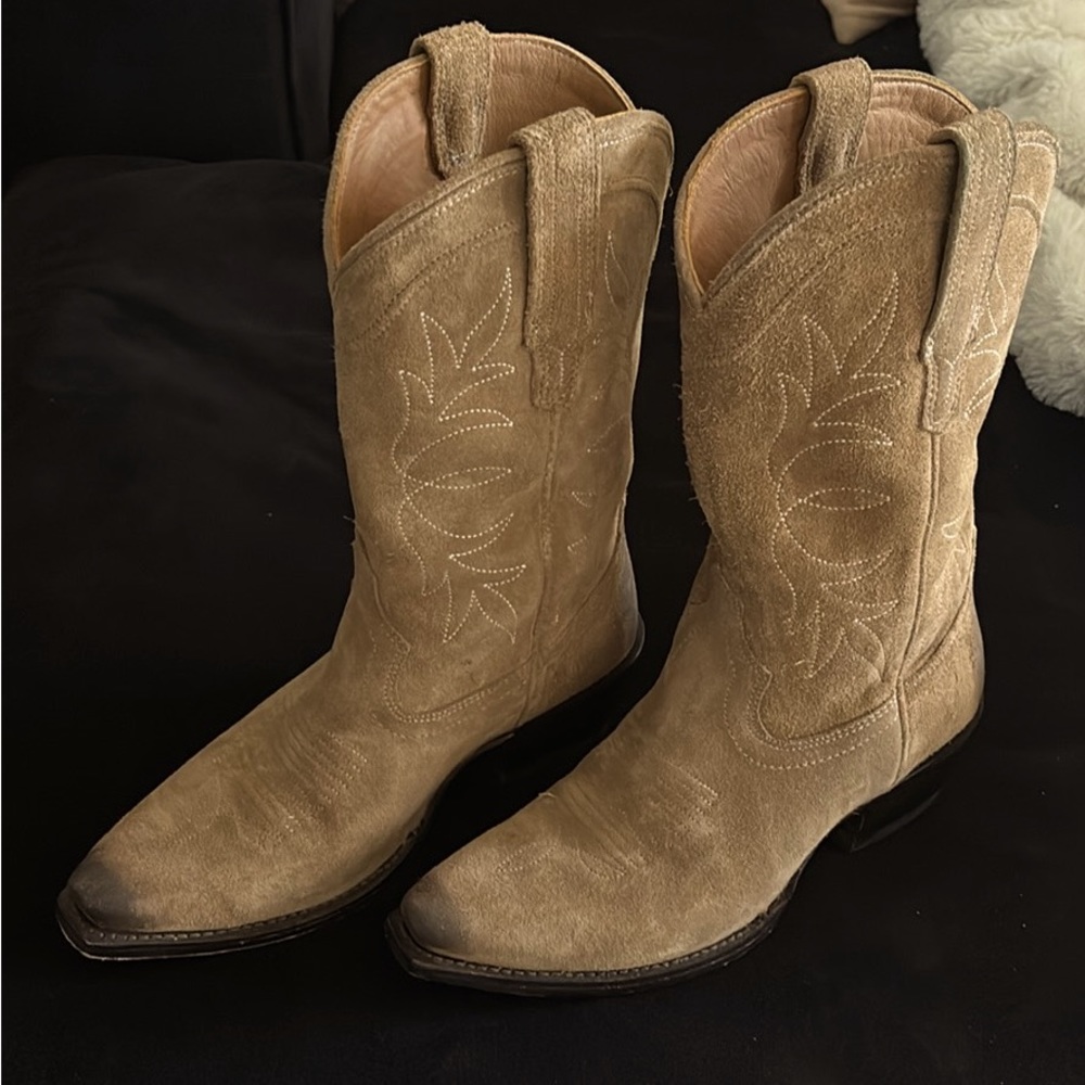 Tecovas almond Sadie